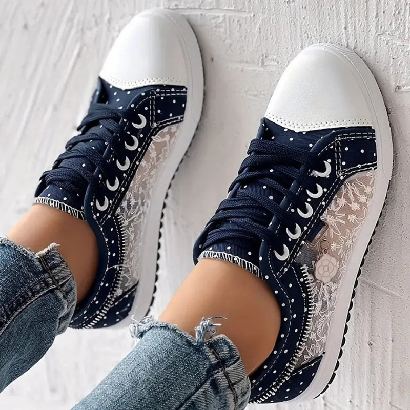 CARO | ELEGANCKIE SNEAKERY DAMSKIE Z KWIATOWYMI DETALAMI