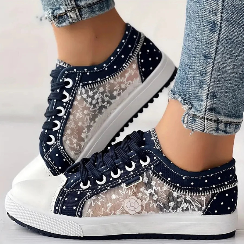 CARO | ELEGANCKIE SNEAKERY DAMSKIE Z KWIATOWYMI DETALAMI