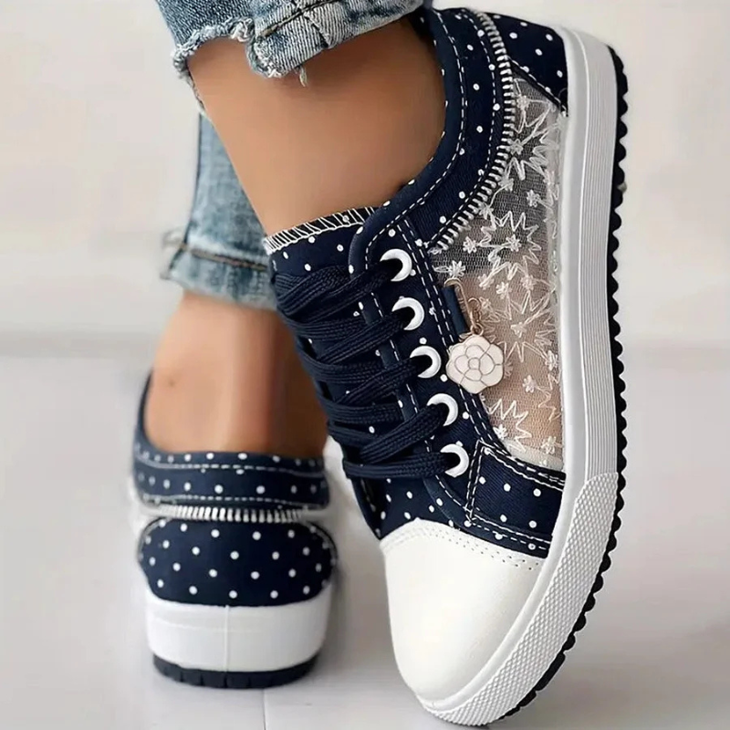 CARO | ELEGANCKIE SNEAKERY DAMSKIE Z KWIATOWYMI DETALAMI